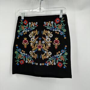 Womens Ebroidered Mini Skirt‎ Size M Boho Festival Hippie Artsy Statement Bold